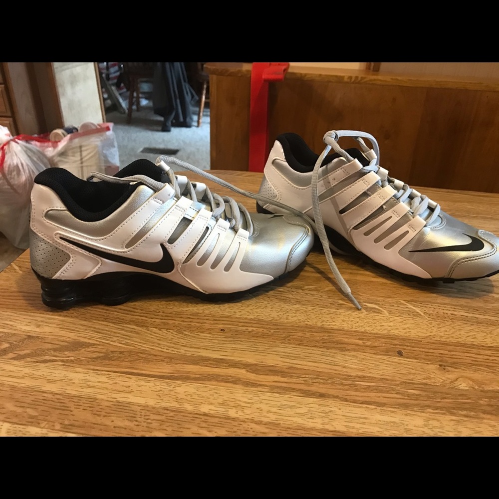 Like New Nike Women’s Shox size 8